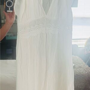 Elegant White Lace Trim Nightgown